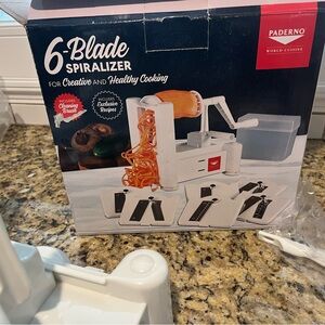 White 6-Blade Spiralizer made by Paderno NWOT